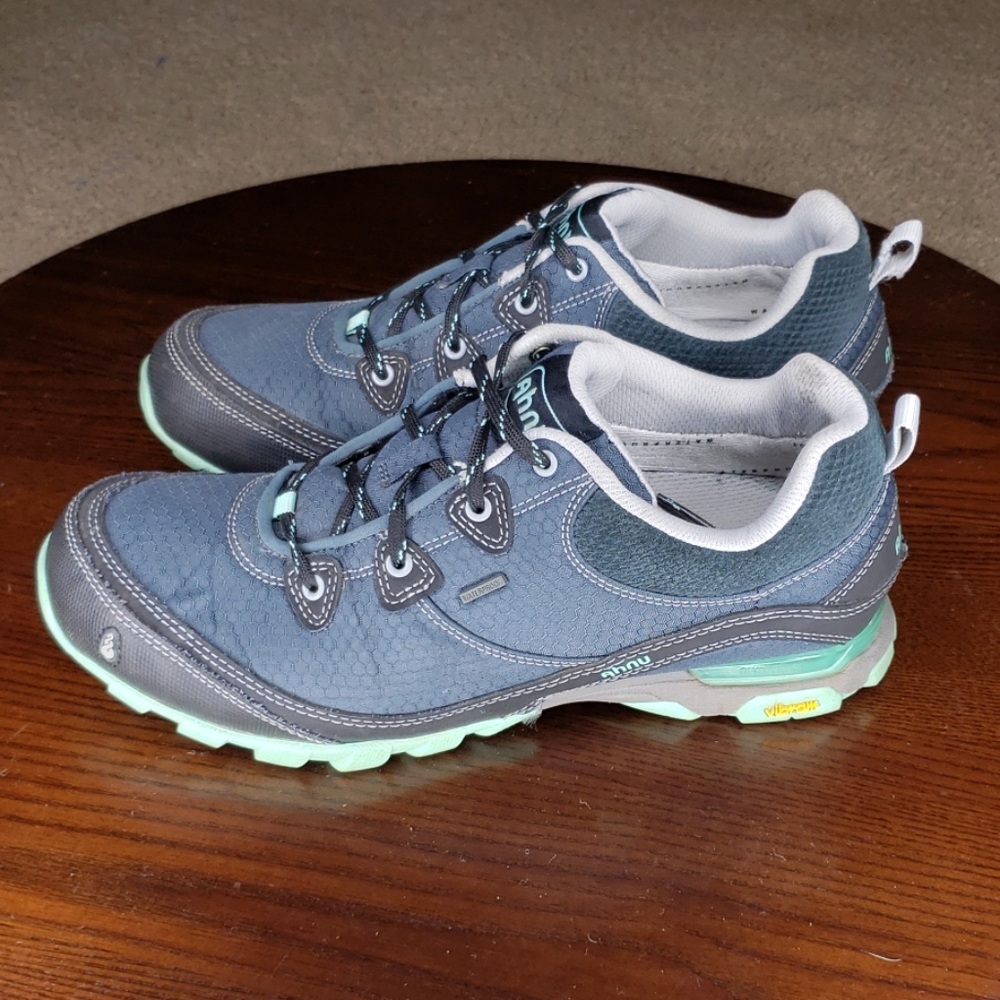 Ahnu Sugarpine Low Hiking Shoes 9.5 Womens